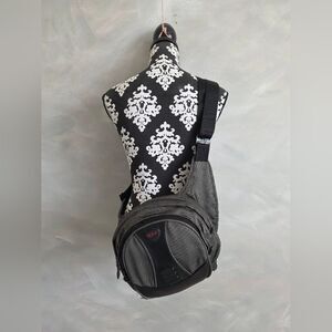 Tumi Green & Black Side Crossbody Bag 10.5x9.5x3.5